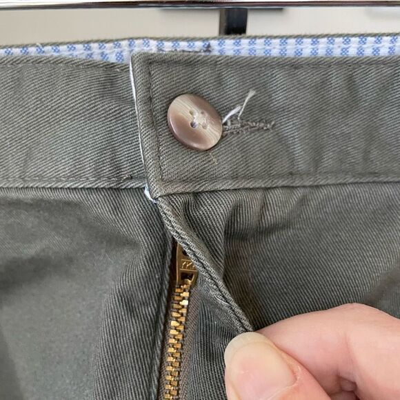 NWT Chino Brand Front Pleat Shorts Olive Green 38 - Picture 3 of 8